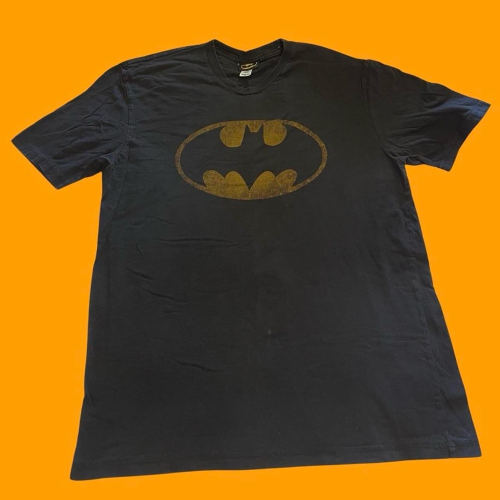 Y2K Vintage 2005 Batman DC Comics Superhero Cartoon
Animated Film Movie TV Shirt